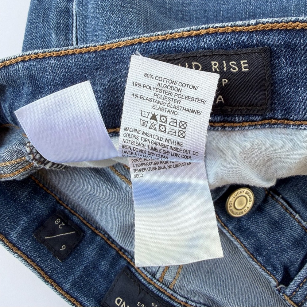 Woman’s Lucky Brand 🍀 Denim Jeans Mid Rise Crop Ava Size 6/28 - Picture 9 of 11